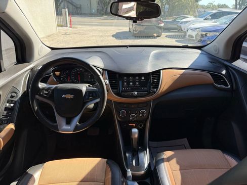 Used 2018 Chevrolet Trax LT w/ LT Convenience Package image 14