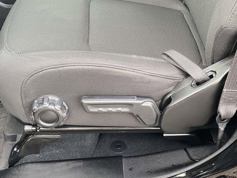 Used 2023 Jeep Gladiator Sport image 16