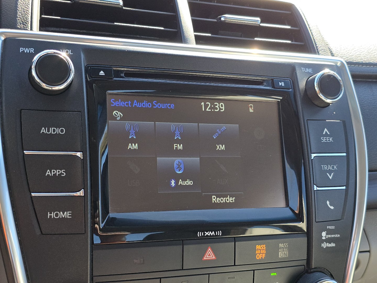 Used 2016 Toyota Camry LE FWD image 5