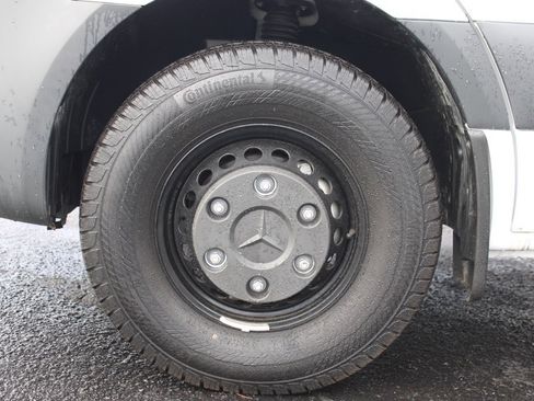 Used 2023 Mercedes-Benz Sprinter 4500 image 16