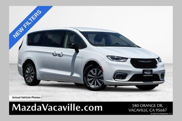 Used 2024 Chrysler Pacifica Limited FWD image 1