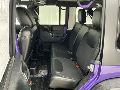 Used 2017 Jeep Wrangler Unlimited Sahara image 19