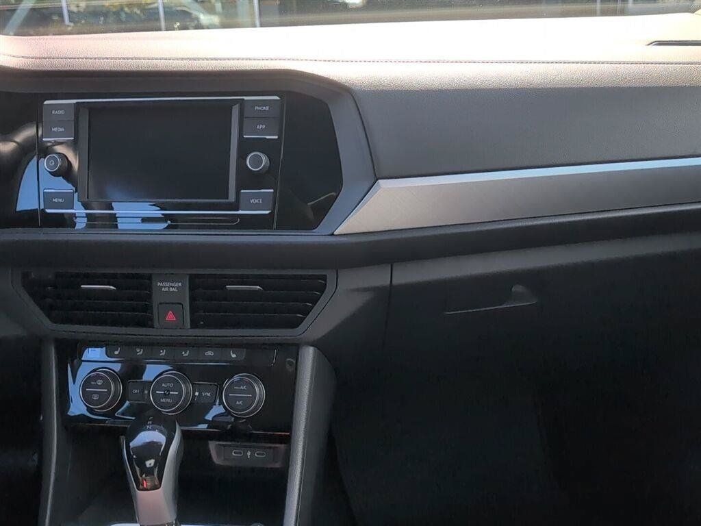 Used 2023 Volkswagen Jetta SE w/ Panoramic Sunroof Package FWD image 11