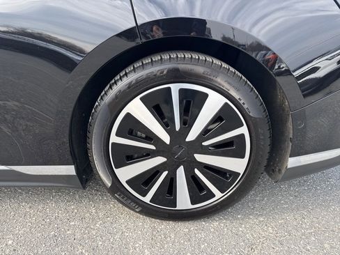 Used 2024 Lucid Air Touring image 29