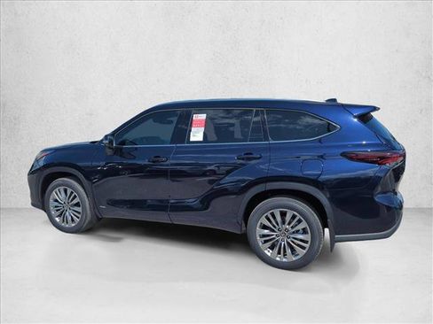 New 2026 Toyota Highlander Platinum AWD/4WD image 8