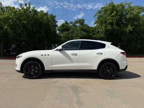 Used 2018 Maserati Levante AWD/4WD image 3