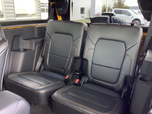 Used 2022 Ford Bronco Badlands image 10