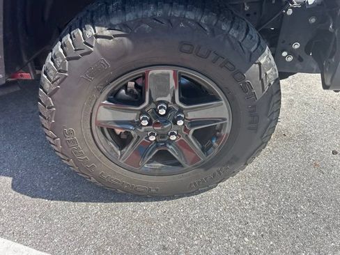 Used 2021 Jeep Gladiator Sport AWD/4WD image 7