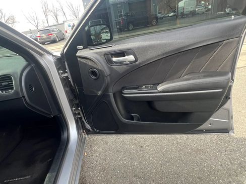 Used 2016 Dodge Charger SXT image 29