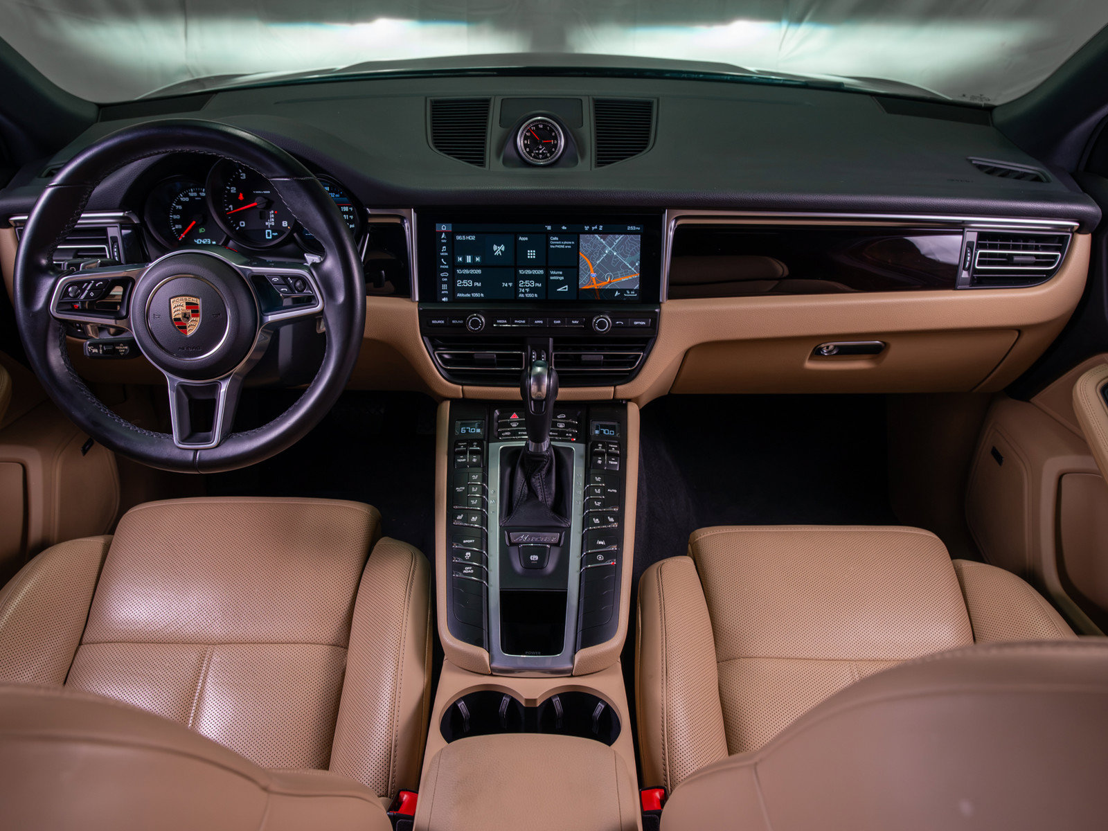 Used 2020 Porsche Macan AWD/4WD image 16