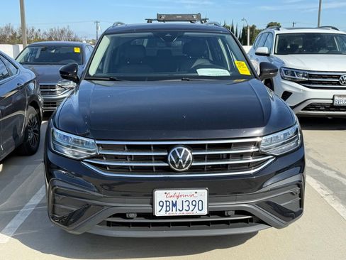 Used 2022 Volkswagen Tiguan SE w/ Panoramic Sunroof Package image 5