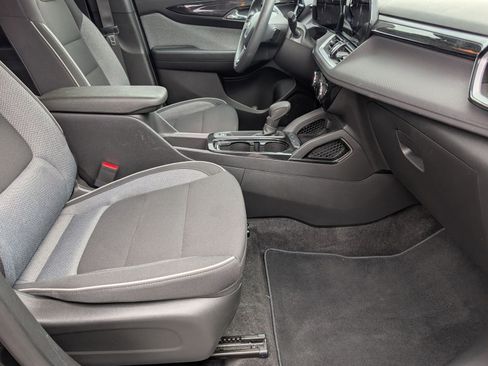 Used 2024 Chevrolet TrailBlazer LT FWD image 25