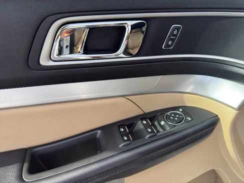 Used 2017 Ford Explorer XLT w/ Equipment Group 202A image 12