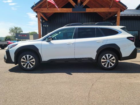 Used 2025 Subaru Outback Premium w/ Popular Package #1A AWD/4WD image 19