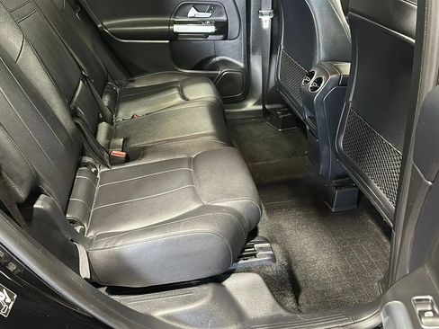 Used 2021 Mercedes-Benz GLB 250 4MATIC image 16