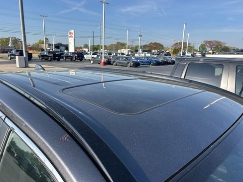 Used 2022 Toyota RAV4 XLE w/ Convenience Package image 3