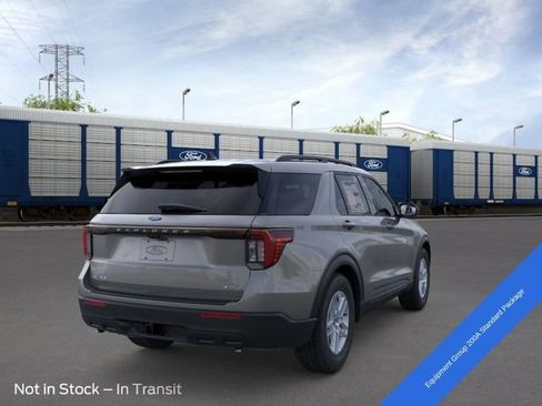 New 2026 Ford Explorer Active AWD/4WD image 8