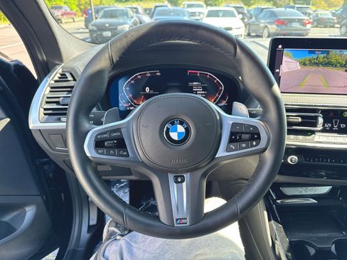 Used 2024 BMW X4 xDrive30i w/ M Sport Package AWD/4WD image 18