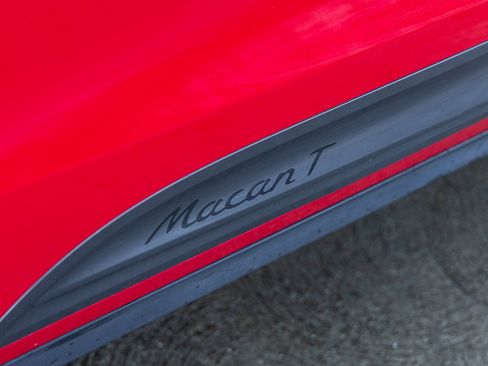 Certified 2024 Porsche Macan Turbo image 18