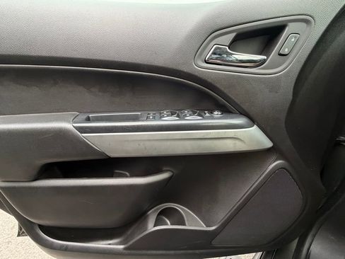 Used 2017 Chevrolet Colorado ZR2 image 32