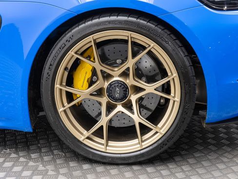 Used 2025 Porsche 718 Cayman GT4 RS RWD image 42