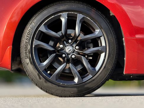 Used 2016 Nissan 370Z Coupe RWD image 17