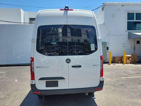 Used 2024 Mercedes-Benz Sprinter 2500 image 10
