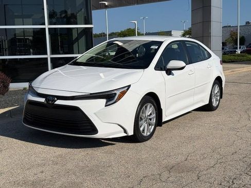 Used 2024 Toyota Corolla LE w/ LE Convenience Package FWD image 7