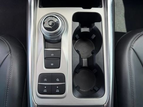 Used 2023 Ford Explorer XLT w/ Equipment Group 202A RWD image 21