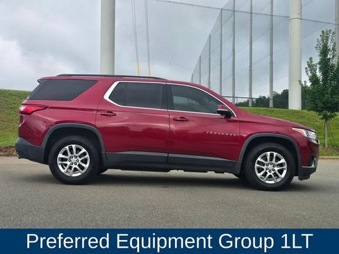 Used 2019 Chevrolet Traverse LT FWD image 2