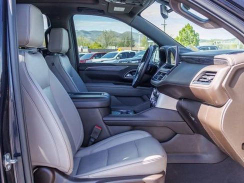 Certified 2022 GMC Yukon SLT w/ SLT Premium Package AWD/4WD image 7