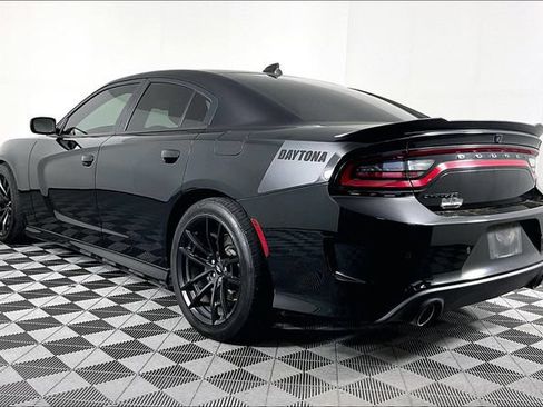 Used 2022 Dodge Charger Scat Pack w/ Daytona Edition Group RWD image 2