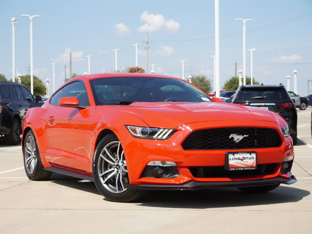 Used 2016 Ford Mustang Coupe RWD image 2