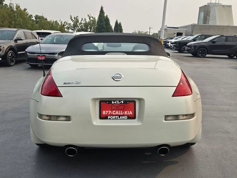 Used 2004 Nissan 350Z Touring RWD image 4