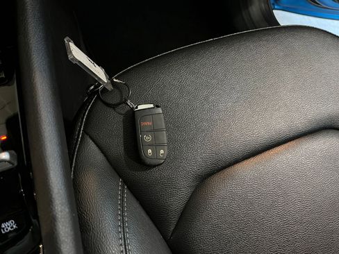 Used 2025 Jeep Compass Limited AWD/4WD image 21