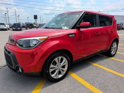 Used 2016 Kia Soul + FWD image 3