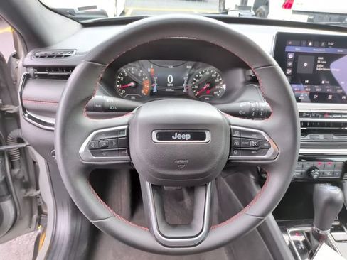 Used 2024 Jeep Compass Trailhawk AWD/4WD image 13