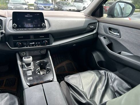 Certified 2023 Nissan Rogue SV FWD image 13