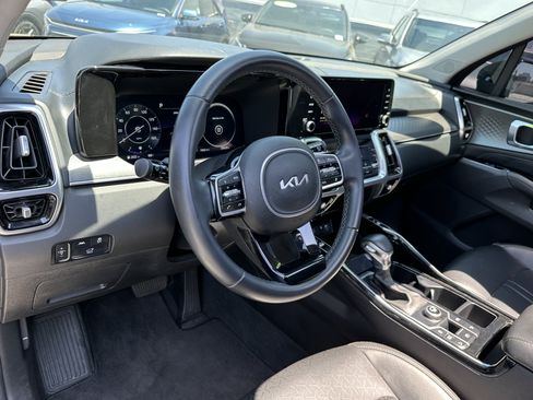 Certified 2023 Kia Sorento SX FWD image 26