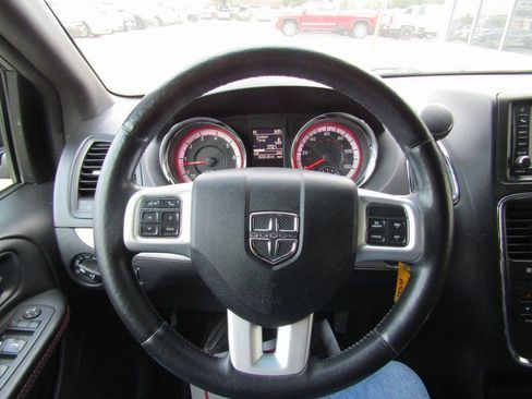 Used 2017 Dodge Grand Caravan GT image 25