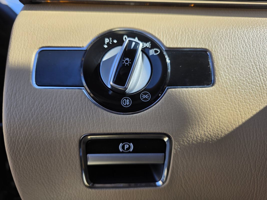 Used 2012 Mercedes-Benz S 550 4MATIC image 35