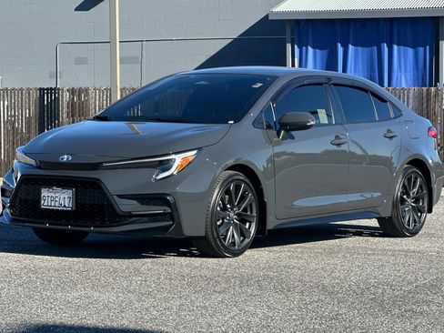 Used 2025 Toyota Corolla SE image 9