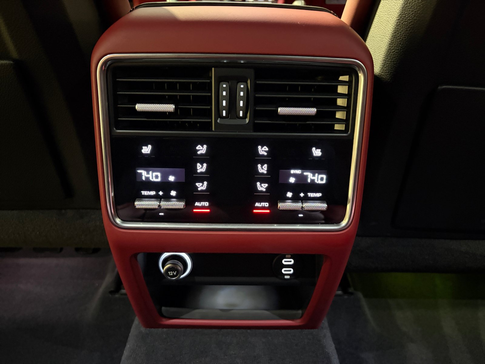 Certified 2023 Porsche Cayenne Platinum Edition AWD/4WD image 47