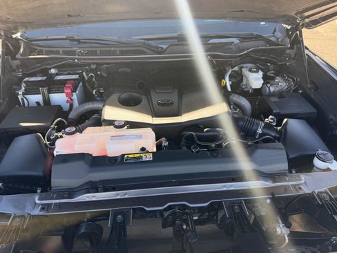 Used 2022 Toyota Tundra SR5 w/ SR5 Premium Package image 46