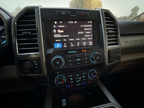 Used 2017 Ford F250 Lariat w/ Lariat Value Package AWD/4WD image 10