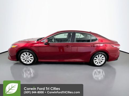 Used 2019 Toyota Camry LE FWD image 6