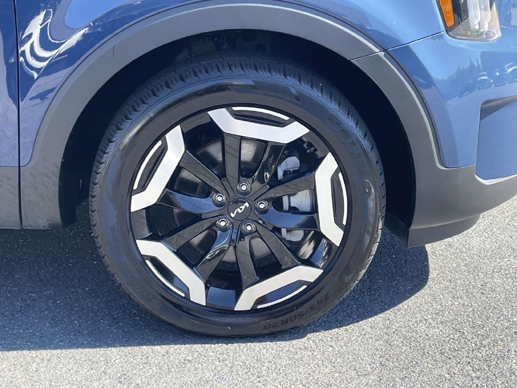 Used 2025 Kia Telluride S FWD image 10