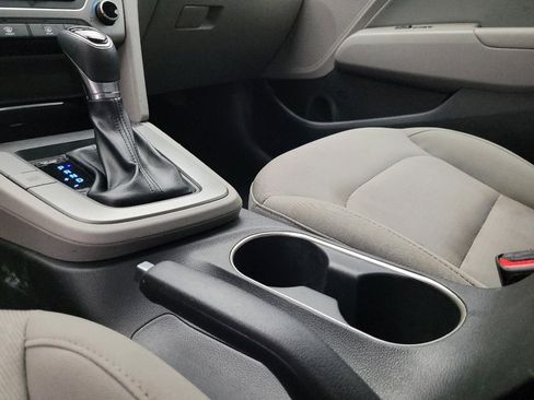Used 2018 Hyundai Elantra SEL image 26
