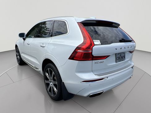 Used 2021 Volvo XC60 T5 Inscription w/ Protection Package FWD image 3