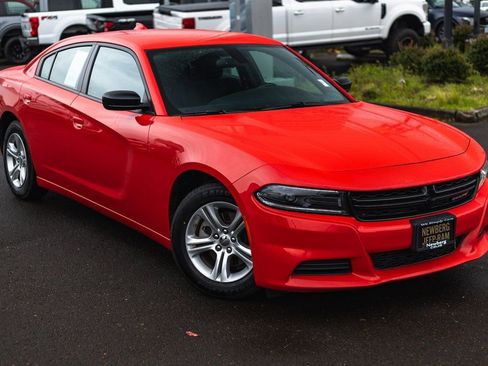 Used 2023 Dodge Charger SXT image 2